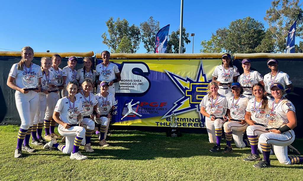 Thunderbolts girls fast pitch softball